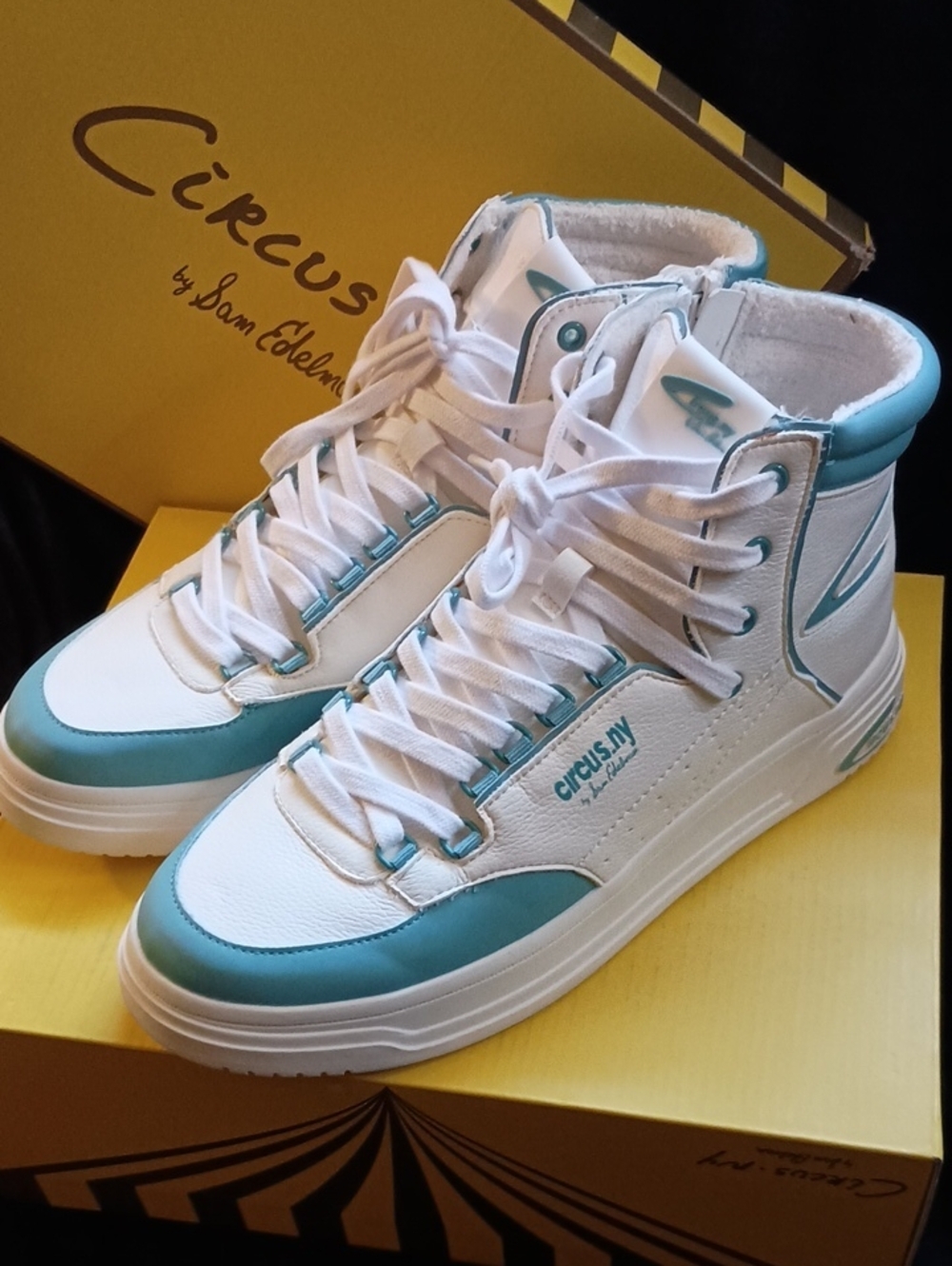 NWB Sam Edelman IRVING in White/BabyBlue High Top LaceUp Sneakers Women Sz 9.5M